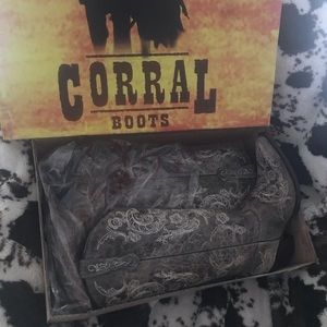 Cowgirl Boots - Corral - Brand New